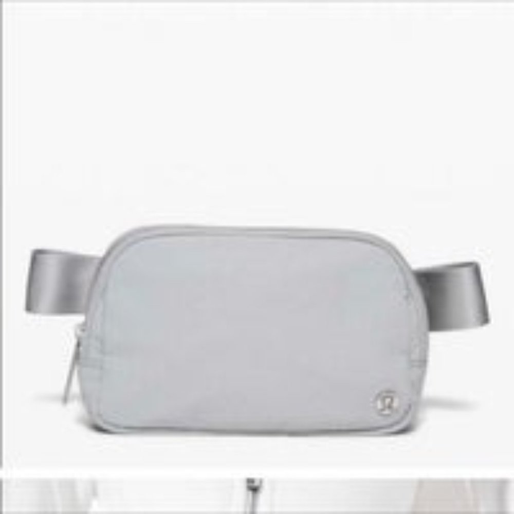 NWT Lululemon Everywhere Belt Bag Extended Strap Silver Drop